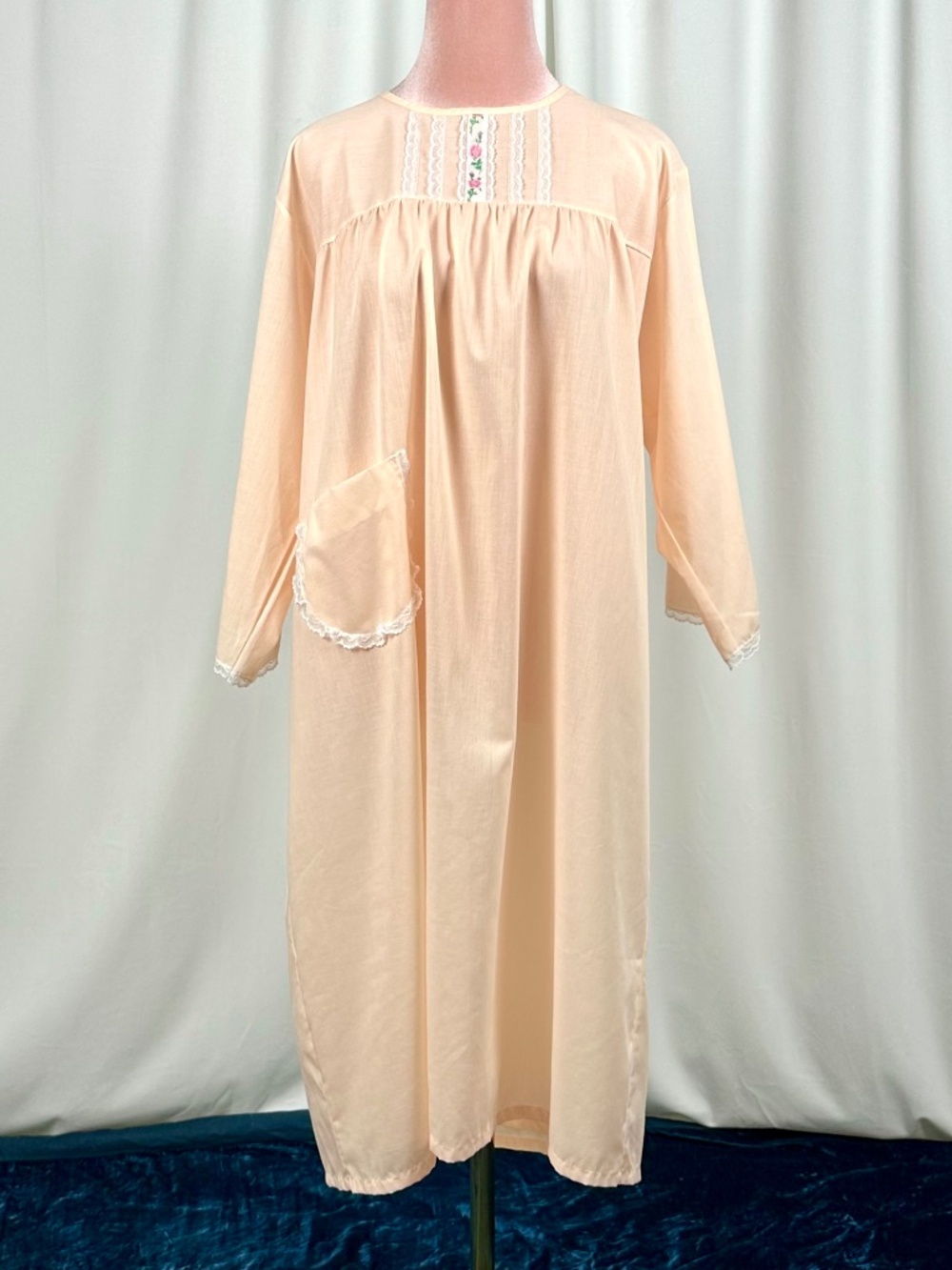 Vintage Peach Cotton Nightgown Lace Yoke Cottagecore Prairie Dress Back Snap